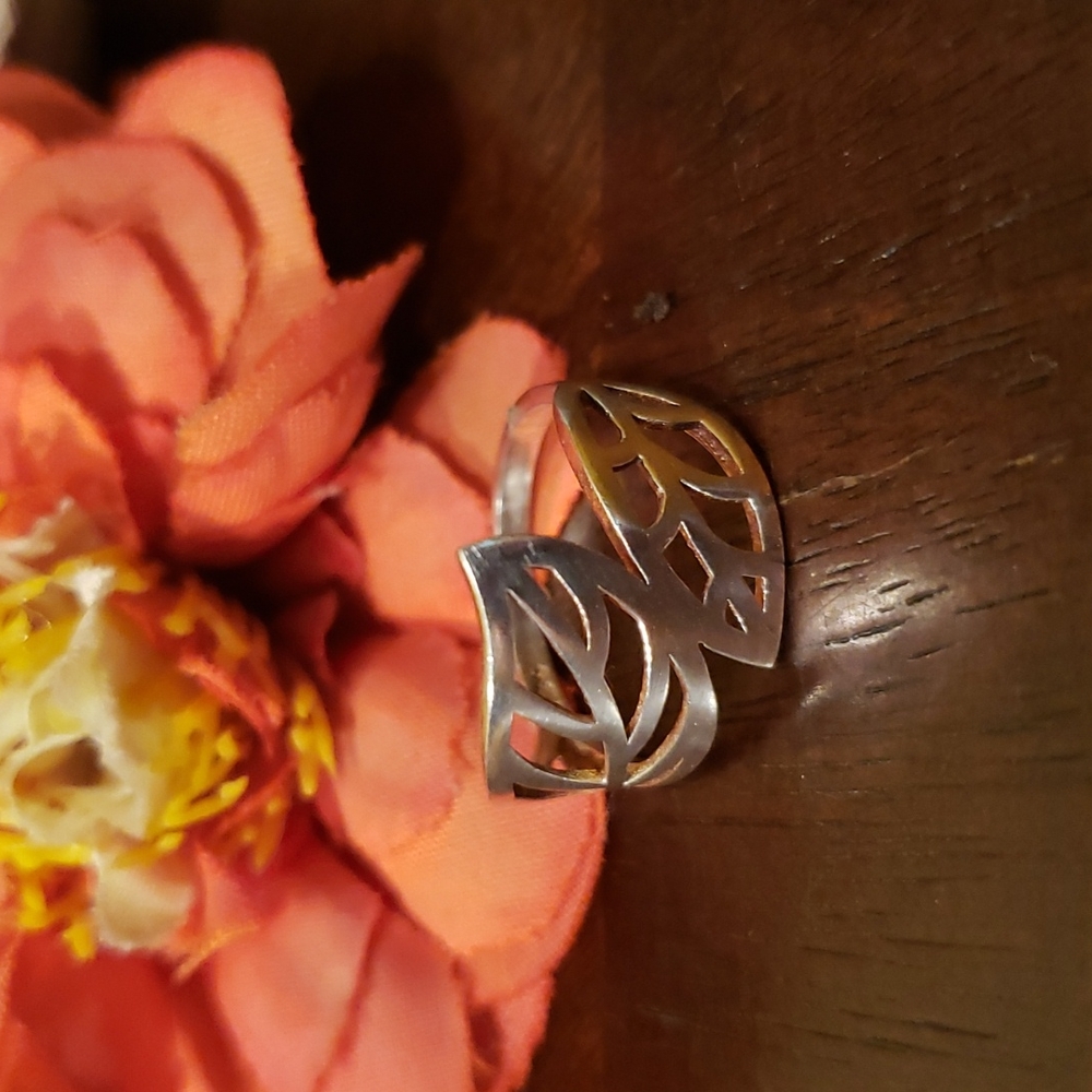 New small. 925 silver leaf ring #5.